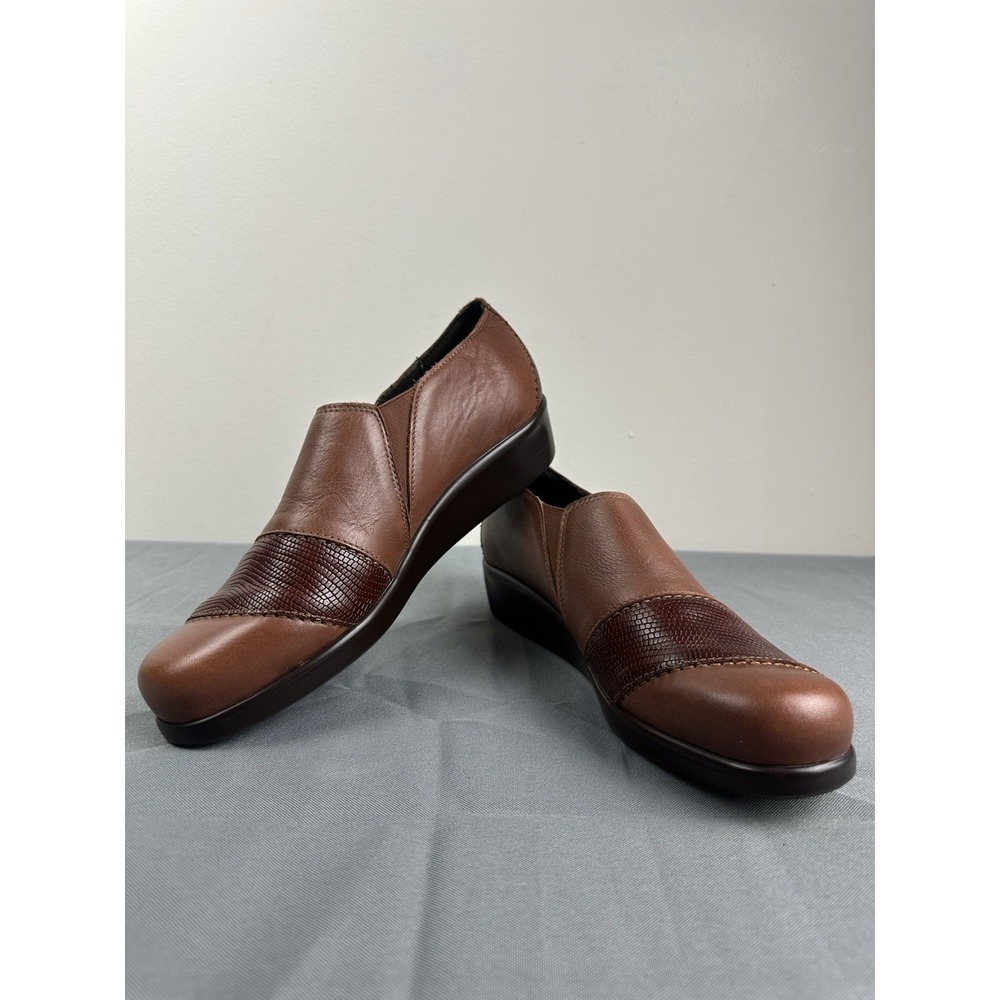 SAS Nora Shoes Women's Size 7 N Brown Leather Wedge Slip On Casual Loafer